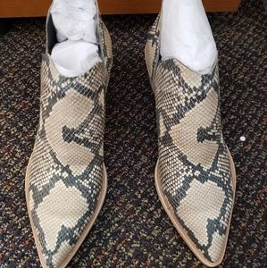 Dolce Vita - Sonni Booties in Snake Skin